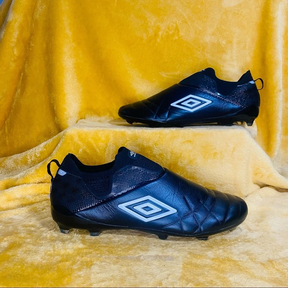 Umbro Medusae 3 elite soccer shoes 
Kangaroo Leather - Picture 2 of 4